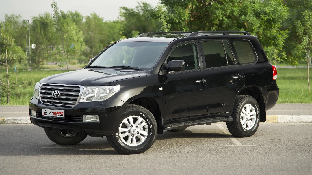 Toyota Land Cruiser 200 navigating mountain roads in Kyrgyzstan