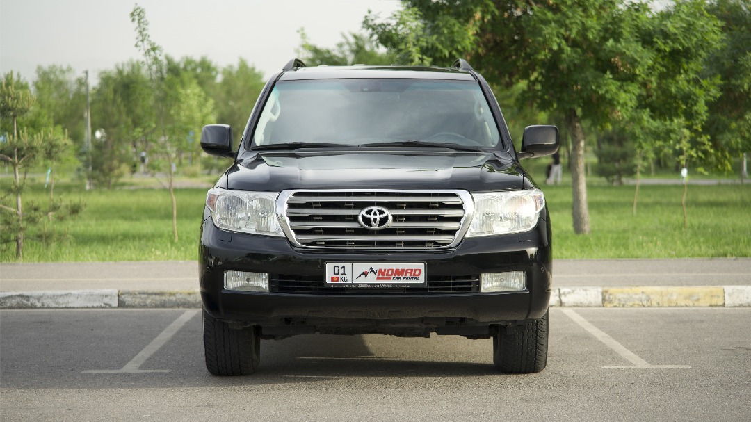 Toyota Land Cruiser parked during a Kyrgyzstan expedition
